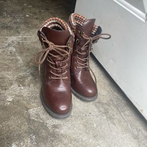 Dolce boot size 9